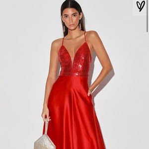 ❤️ Lulu’s Red Satin Sequin dress - NWT ❤️
